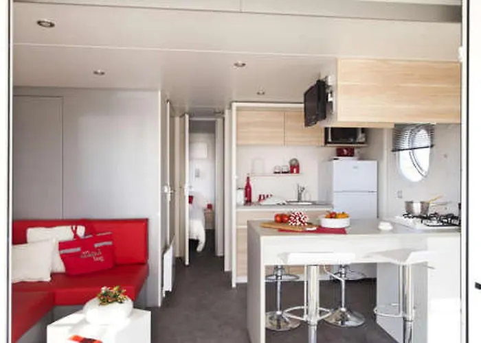 Camping Mobil - Terrasse A - Api-1-52-1697 *