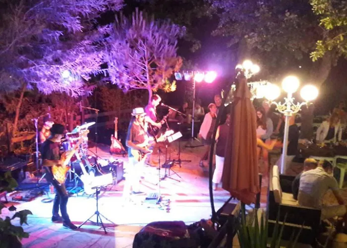 Kemp Mobil - Terrasse A - Api-1-52-1697